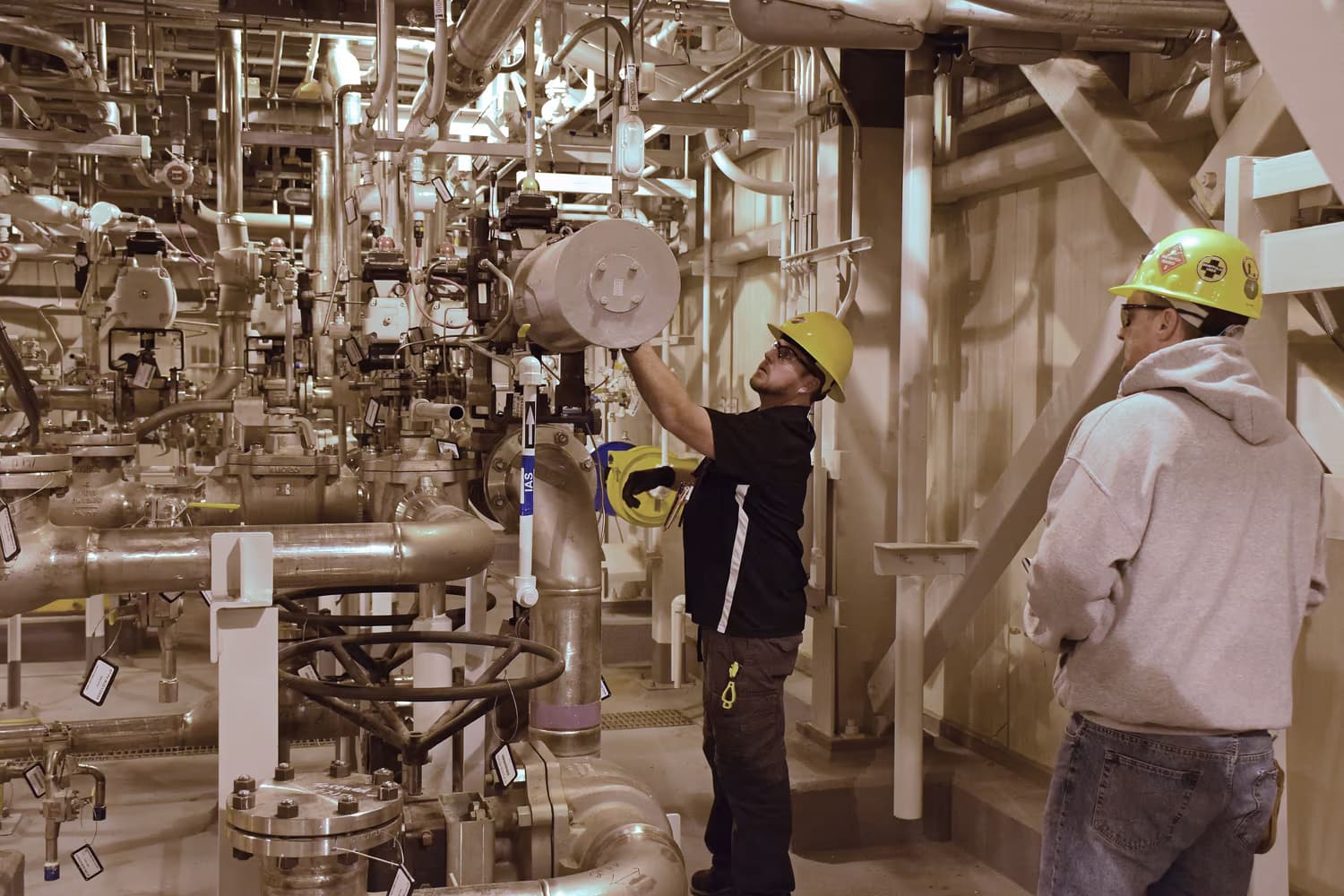 Engineering Connected Device Ecosystems That Generate Real-Time Operational Intelligence